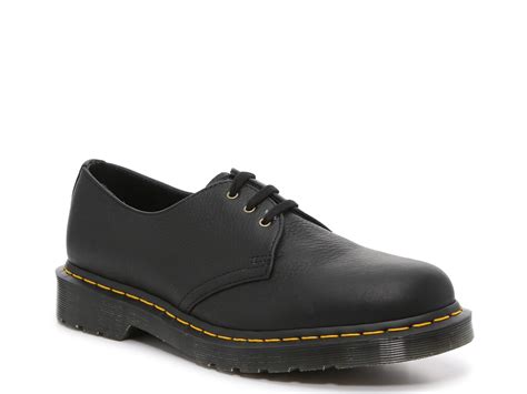 Dr martens dsw - Dr. Martens 1461 SR Oxford - Men's. With classic style sensibilities, the 1461 SR oxford from Dr. Martens is a sharp add to your wardrobe. The versatile design finishes off a more formal look with some edge, or elevates the casual with ease, while the slip-resistant sole ensures extra grip. Item # 531007.